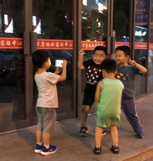 娱乐吃瓜的头像男真人,男真人生吃瓜背后的故事